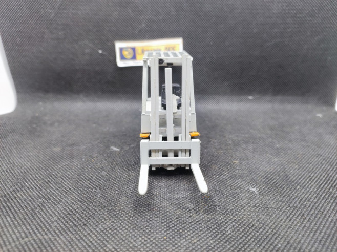 CHARIOT ELEVATEUR - OLDS CAR - 1/43 | Chariot Élévateur - Olds Car |