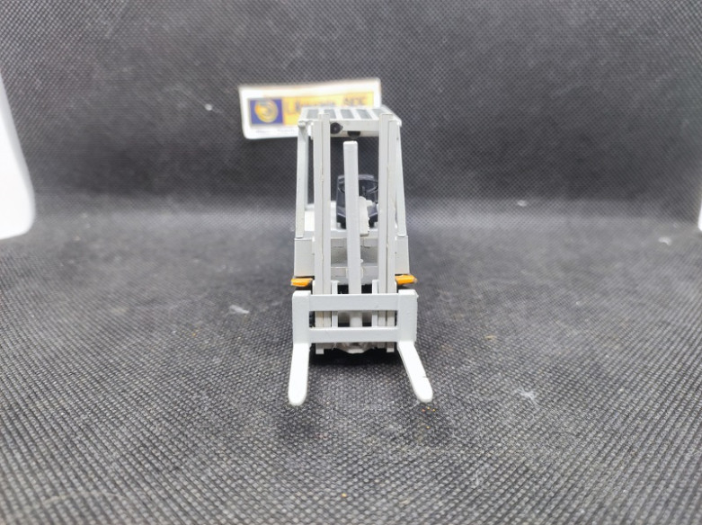 CHARIOT ELEVATEUR - OLDS CAR - 1/43 | Chariot Élévateur - Olds Car |