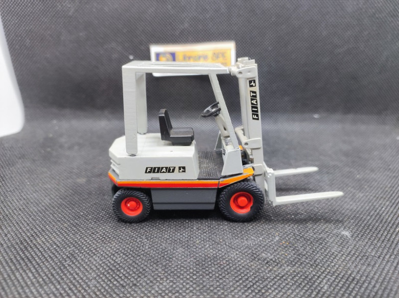 CHARIOT ELEVATEUR - OLDS CAR - 1/43 | Chariot Élévateur - Olds Car |