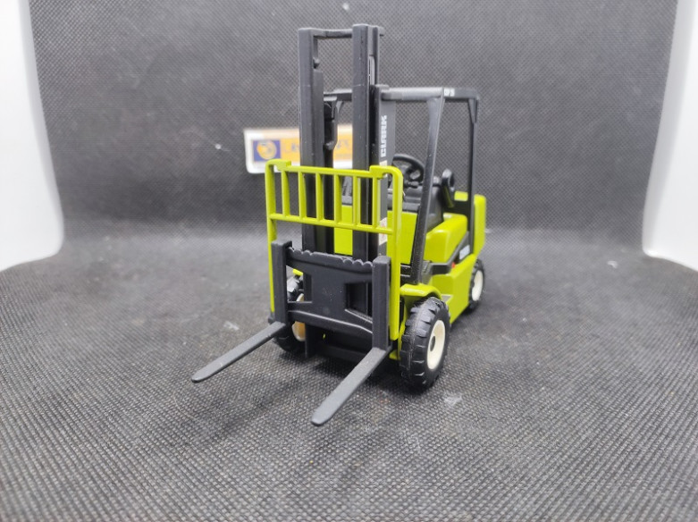 CLARK CGP 25 CHARIOT ELEVATEUR - CLARK - 1/24 | Clark CGP 25 Chariot élévateur |