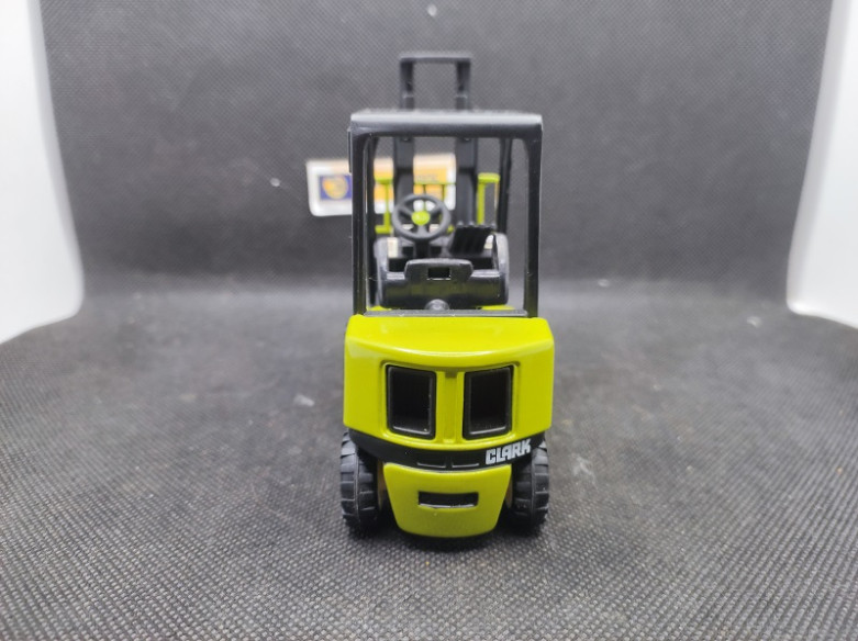 CLARK CGP 25 CHARIOT ELEVATEUR - CLARK - 1/24 | Clark CGP 25 Chariot élévateur |