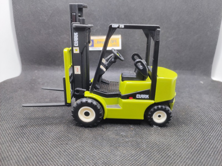 CLARK CGP 25 CHARIOT ELEVATEUR - CLARK - 1/24 | Clark CGP 25 Chariot élévateur |