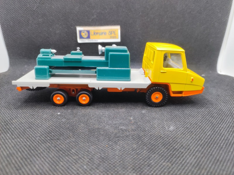 CAMION BERLIET STRADAIR PLATEAU PORTE MACHINE - DAN TOYS - N° 003 - 1/43 | Berliet Stradair Plateau Porte machine - 003 |