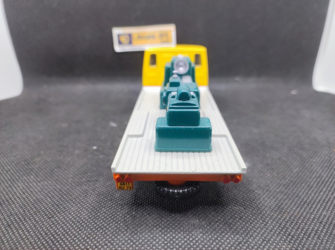 CAMION BERLIET STRADAIR PLATEAU PORTE MACHINE - DAN TOYS - N° 003 - 1/43 | Berliet Stradair Plateau Porte machine - 003 |
