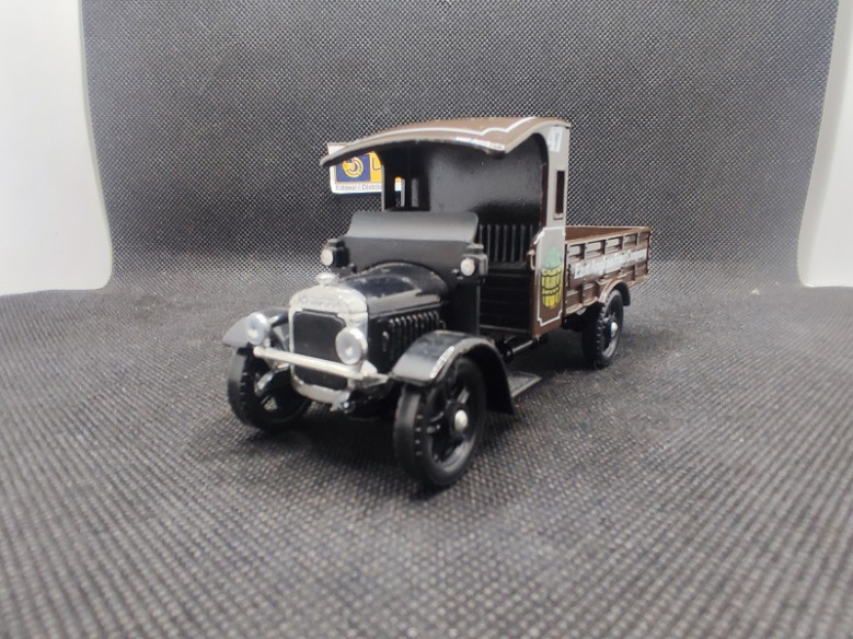 THORNYCROFT VAN EAST ANGLIAN FRUIT COMPANY - CORGI - N° C820 - 1/43 | Thornycroft Van East Anglian Fruit Company - C820 |