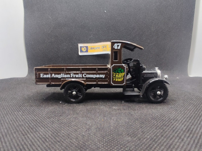 THORNYCROFT VAN EAST ANGLIAN FRUIT COMPANY - CORGI - N° C820 - 1/43 | Thornycroft Van East Anglian Fruit Company - C820 |