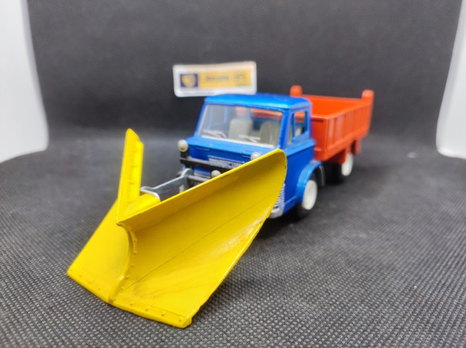CAMION FORD D800 CHASSE NEIGE - DINKY TOYS GB - N° 439 - 1/43 | Ford D800 chasse neige - 439 |