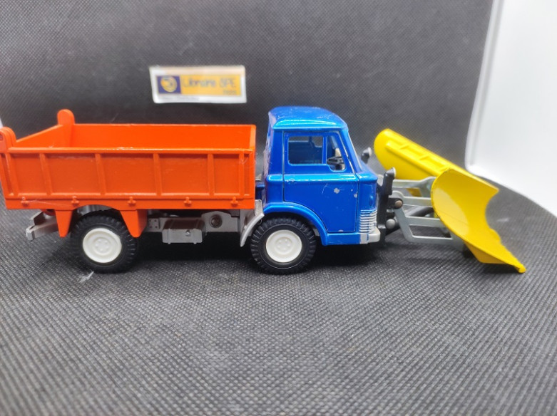 CAMION FORD D800 CHASSE NEIGE - DINKY TOYS GB - N° 439 - 1/43 | Ford D800 chasse neige - 439 |