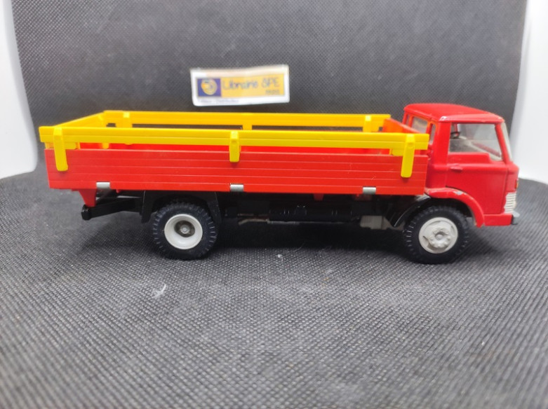 CAMION FORD D800 PLATEAU RIDELLE ROUGE - TEKNO - N° 914 - 1/43 | Ford D800 Plateau Ridelle - 914 |