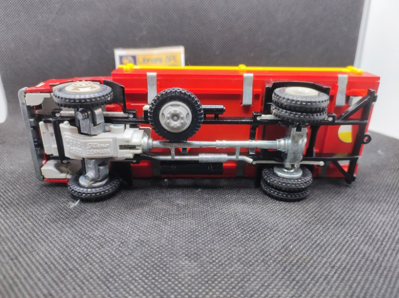CAMION FORD D800 PLATEAU RIDELLE ROUGE - TEKNO - N° 914 - 1/43 | Ford D800 Plateau Ridelle - 914 |
