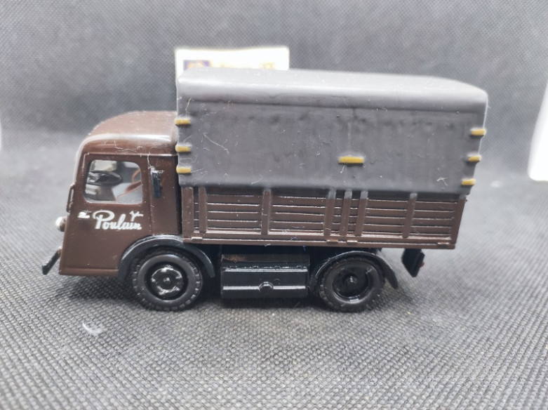 CAMION SOVEL PLATEAU A RIDELLE BACHE "POULAIN" - MINITRUCKS - N° 105 - 1/50 | Sovel Plateau à ridelle bâché Poulain - 105 |