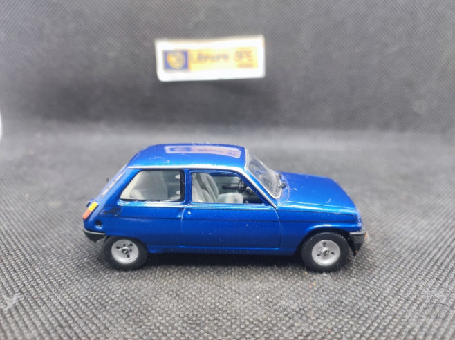 RENAULT 5 ALPINE 1976 - NOSTALGIE - N° 11 - 1/43 | Renault 5 Alpine de 1976 - 11 |
