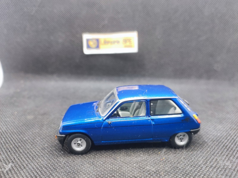 RENAULT 5 ALPINE 1976 - NOSTALGIE - N° 11 - 1/43 | Renault 5 Alpine de 1976 - 11 |