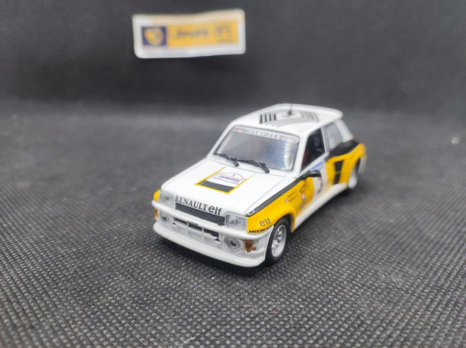 RENAULT 5 TURBO N°3 RAGNOTTI - UNIVERSAL HOBBIE - N° 211531 - 1/43 | Renault 5 Turbo n°3 Ragnotti - 211531 |