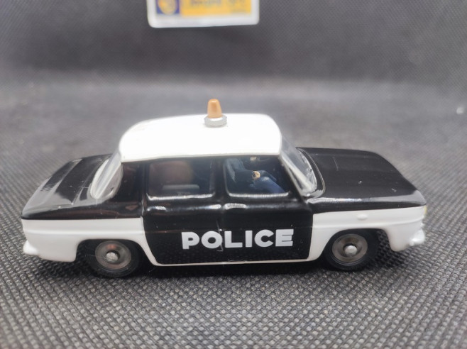 RENAULT 8 POLICE - DAN TOYS - N° 062 - 1/43 | Renault 8 Police - 062 |