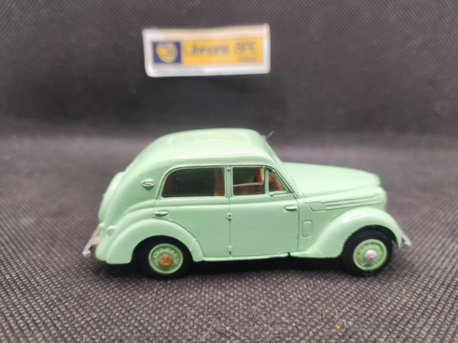 RENAULT JUVAQUATRE BERLINE 1938 - ELIGOR - N° 1014 - 1/43 | Renault Juvaquatre Berline de 1938 - 1014 |