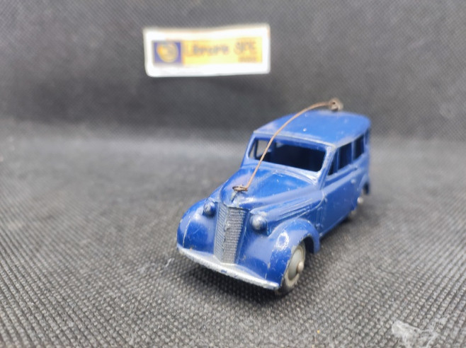 RENAULT JUVAQUATRE 300 KGS GENDARMERIE - CIJ - 3-69 - 1/43 | Renault Juvaquatre 300 Kgs Gendarmerie - 3-69 |