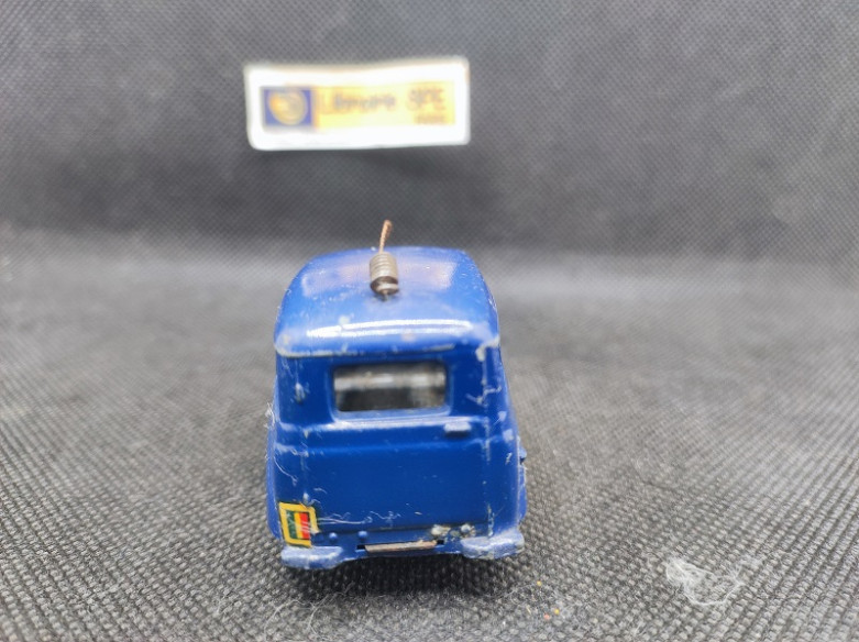RENAULT JUVAQUATRE 300 KGS GENDARMERIE - CIJ - 3-69 - 1/43 | Renault Juvaquatre 300 Kgs Gendarmerie - 3-69 |