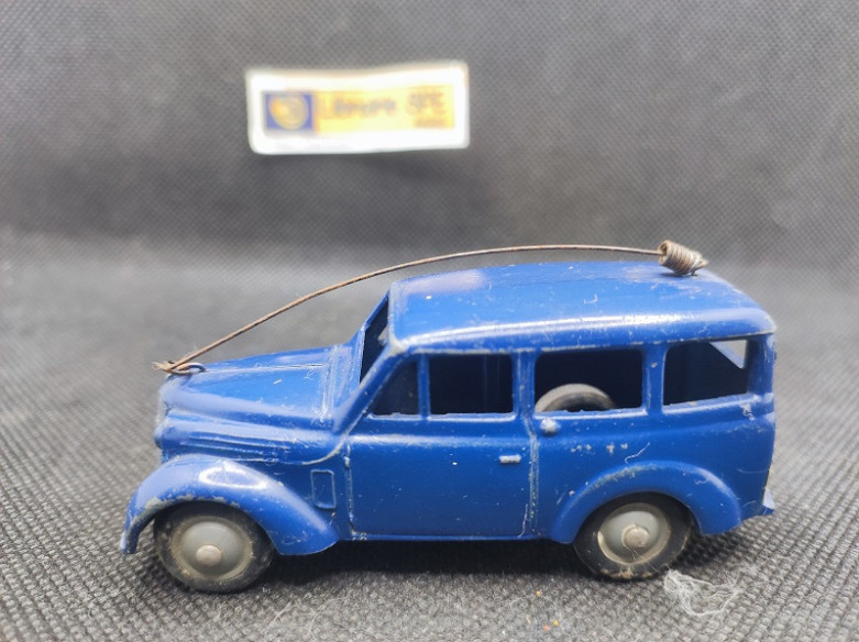 RENAULT JUVAQUATRE 300 KGS GENDARMERIE - CIJ - 3-69 - 1/43 | Renault Juvaquatre 300 Kgs Gendarmerie - 3-69 |