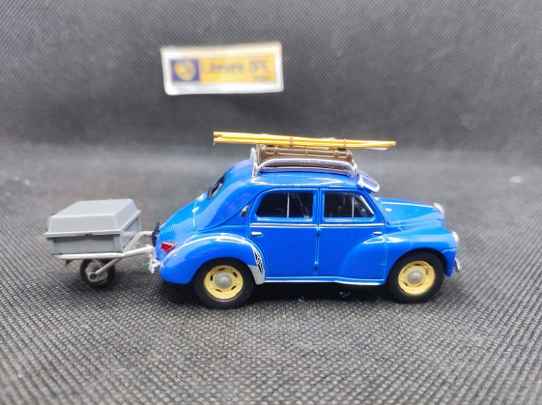 RENAULT 4 CV CONGES PAYES LUXE TYPE R1062 - ELIGOR - N° 27 - 1/43 | Renault 4 CV Congés Payés Luxe Type R1062 - 27 |
