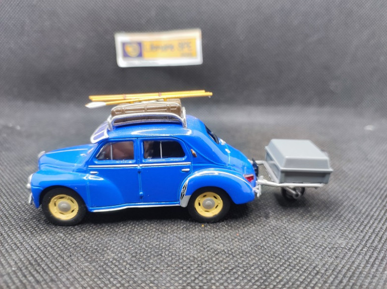 RENAULT 4 CV CONGES PAYES LUXE TYPE R1062 - ELIGOR - N° 27 - 1/43 | Renault 4 CV Congés Payés Luxe Type R1062 - 27 |