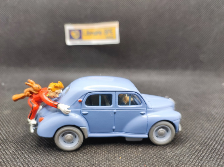 RENAULT 4CV "LA MAUVAISE TETE" SPIROU - ATLAS - 1/43 | Renault 4 CV La mauvaise Tête " Spirou" |