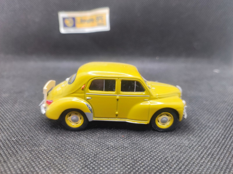 RENAULT 4 CV GRAND LUXE "AUTO ECOLE" - ELIGOR - N° 40 - 1/43 | Renault 4CV Grand Luxe "Auto Ecole" - 40 |