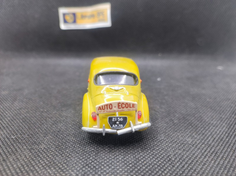 RENAULT 4 CV GRAND LUXE "AUTO ECOLE" - ELIGOR - N° 40 - 1/43 | Renault 4CV Grand Luxe "Auto Ecole" - 40 |