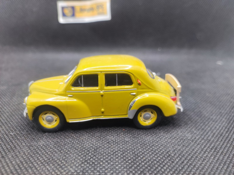 RENAULT 4 CV GRAND LUXE "AUTO ECOLE" - ELIGOR - N° 40 - 1/43 | Renault 4CV Grand Luxe "Auto Ecole" - 40 |