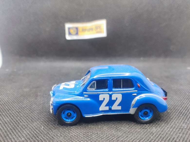 RENAULT 4 CV N° 22 COUPE DES ALPES TYPE 1063 1954 - ELIGOR - N° 21 - 1/43 | Renault 4 CV n° 22 Coupe des Alpes Type 1063 de 1...