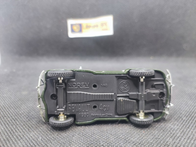 RENAULT 4 CV "POSTES" 1950 - NOREV - 1/43 | Renault 4 CV "Postes" de 1950 |