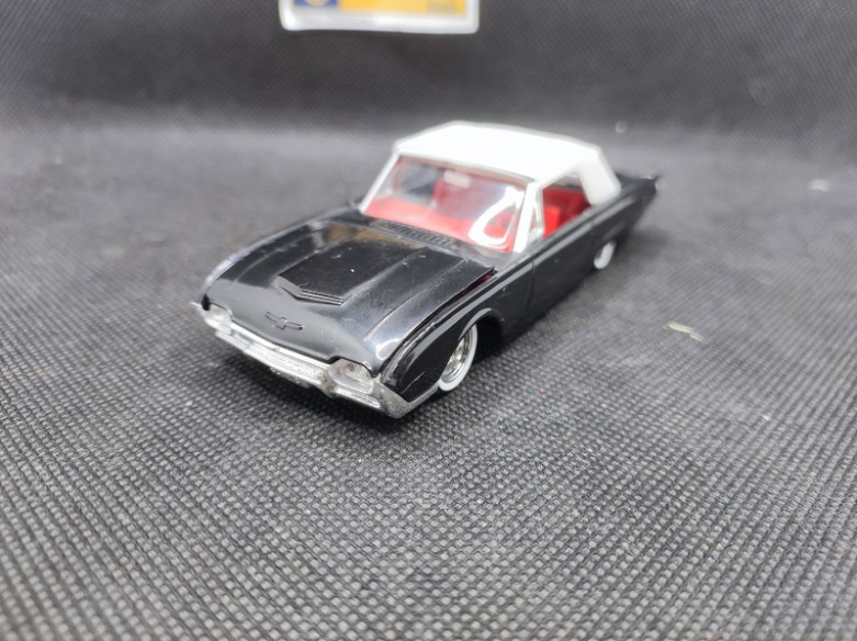 FORD THUNDERBIRD 1961 - SOLIDO - N° 119 B - 1/43 | Ford Thunderbird de 1961 - 119B |