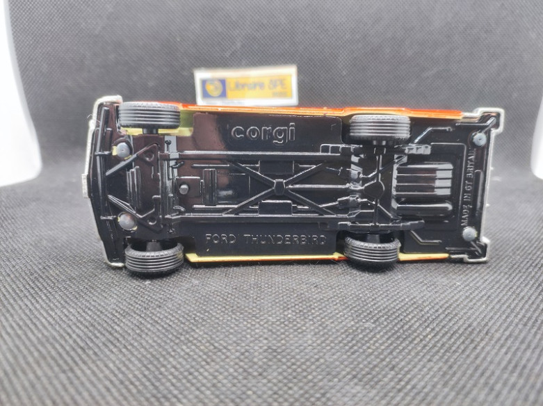 FORD THUNDERBIRD - CORGI - N° 810 - 1/36 | Ford Thunderbird - 810 |