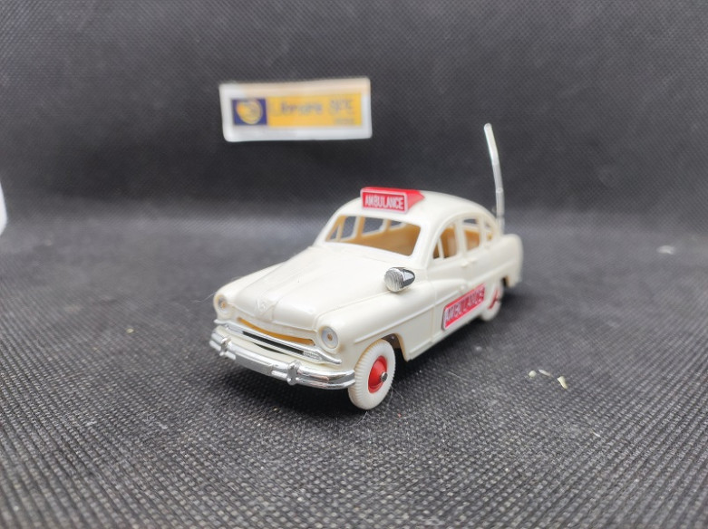 FORD VEDETTE 54 AMBULANCE - NOREV - N° 14 - 1/43 | Ford Vedette 54 Ambulance - 14 |