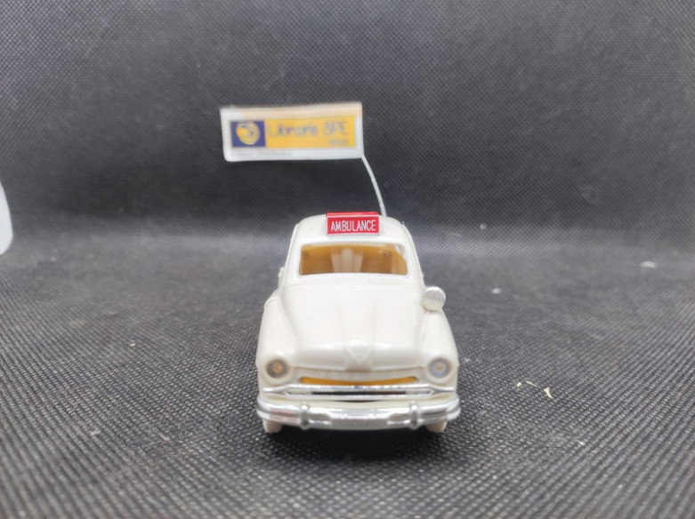 FORD VEDETTE 54 AMBULANCE - NOREV - N° 14 - 1/43 | Ford Vedette 54 Ambulance - 14 |
