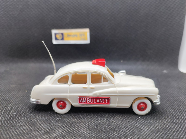 FORD VEDETTE 54 AMBULANCE - NOREV - N° 14 - 1/43 | Ford Vedette 54 Ambulance - 14 |