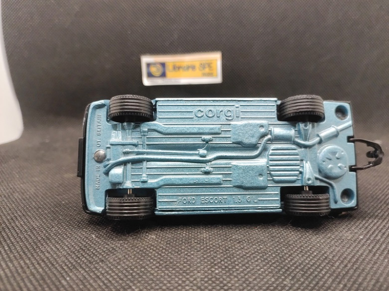 FORD ESCORT 1.3 GL - CORGI - N° 334 - 1/36 | Ford Escort 1.3 GL - 334 |