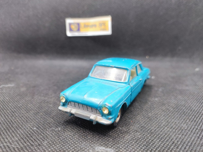 FORD TAUNUS 12 M - DINKY TOYS FR - N° 538 - 1/43 | Ford Taunus 12 M - 538 |