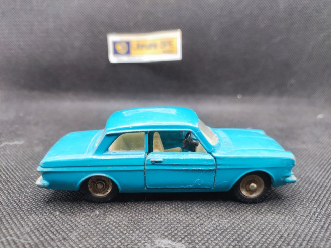 FORD TAUNUS 12 M - DINKY TOYS FR - N° 538 - 1/43 | Ford Taunus 12 M - 538 |