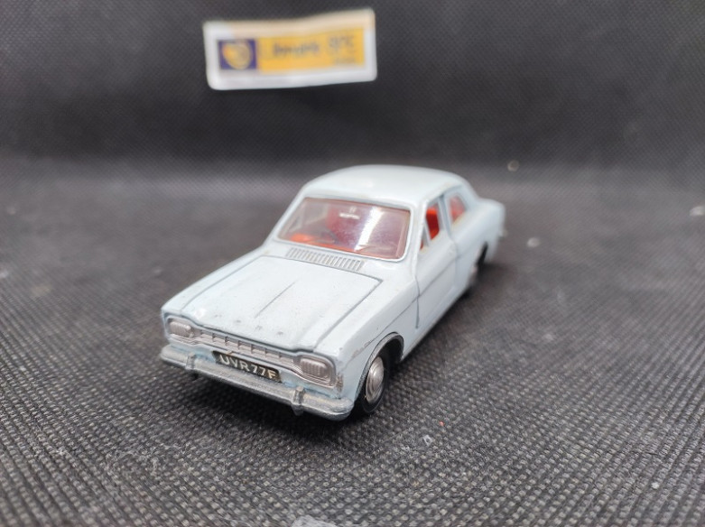 FORD ECSORT BLEU CLAIR - DINKY TOYS GB - N° 168 - 1/43 | Ford Escort Bleu Clair - 168 |