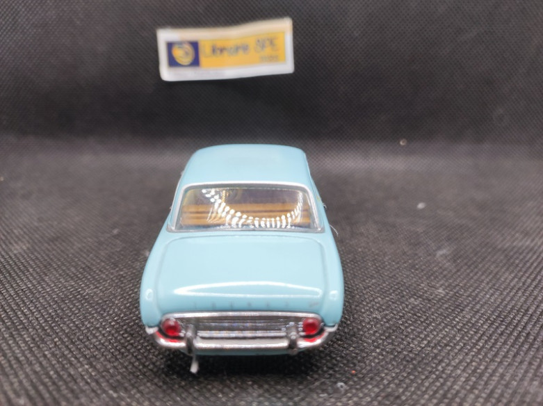 FORD TAUNUS BADEW 1960 - DETAIL CAR - N° 181 - 1/43 | Ford Taunus Badew de 1960 - 181 |
