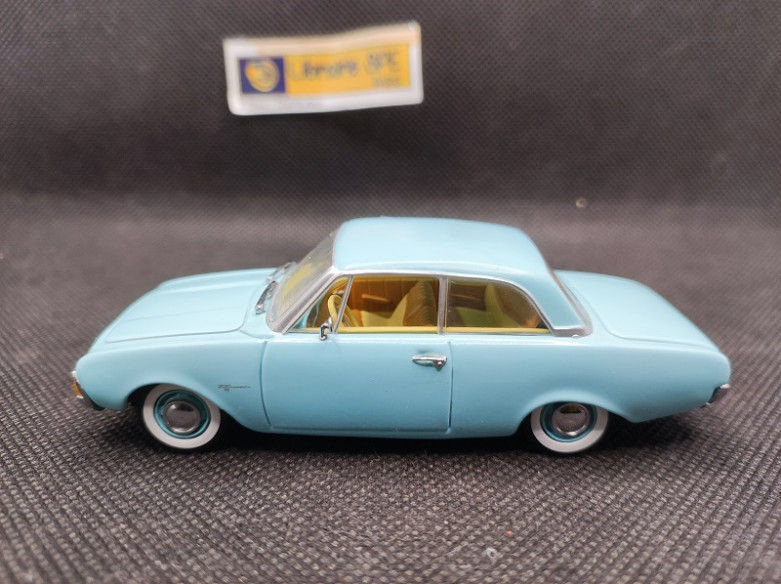 FORD TAUNUS BADEW 1960 - DETAIL CAR - N° 181 - 1/43 | Ford Taunus Badew de 1960 - 181 |