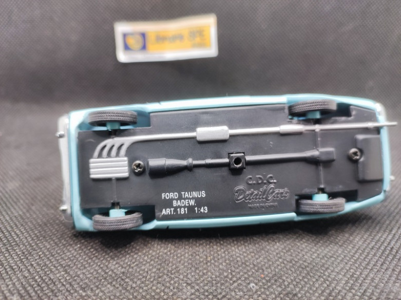 FORD TAUNUS BADEW 1960 - DETAIL CAR - N° 181 - 1/43 | Ford Taunus Badew de 1960 - 181 |