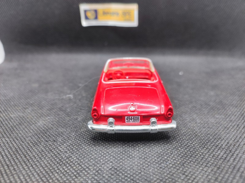 FORD THUNDERBIRD 1955 - DINKY TOYS MATCHBOX - N° DY 31 - 1/43 | Ford Thunderbird de 1955 - DY31 |