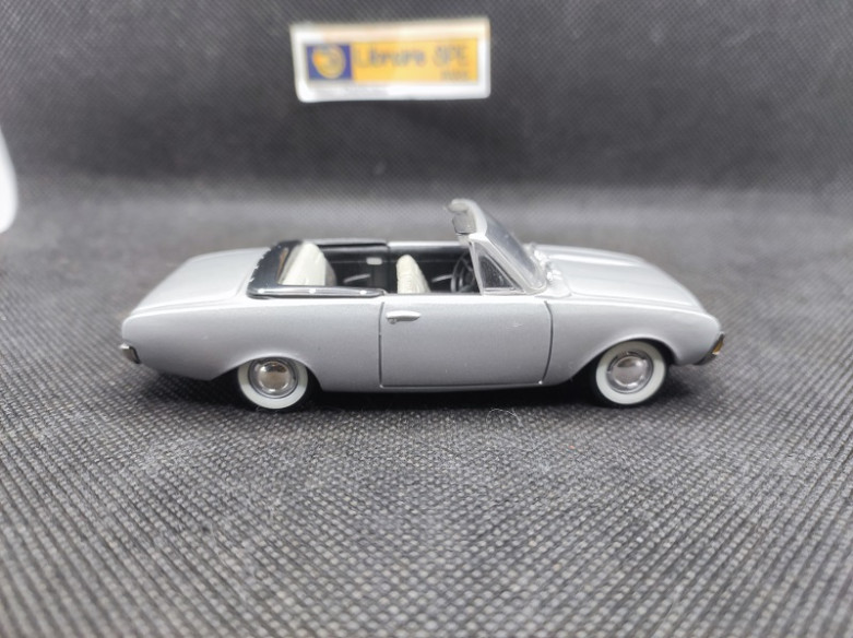 FORD TAUNUS 17 M 1960 - SOLIDO - N° 4580 - 1/43 | Ford Taunus 17 M de 1960 - 4580 |