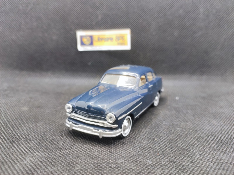 FORD VEDETTE 1953 - SOLIDO - N° 4593 - 1/43 | Ford Vedette de 1953 - 4593 |