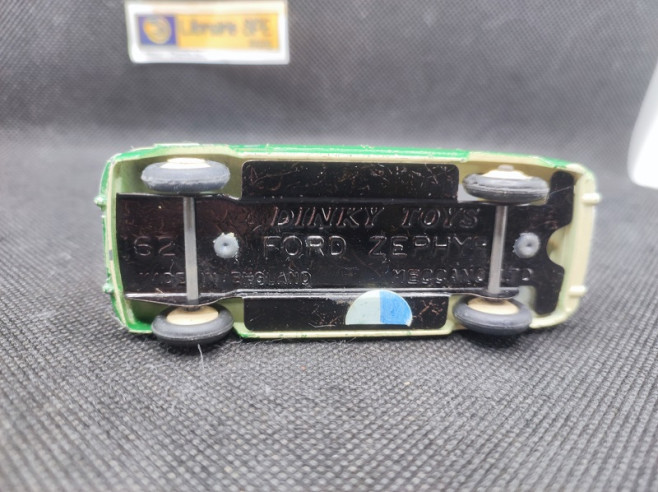 FORD ZEPHYR SALOON - DINKY TOYS GB - N° 162 - 1/43 | Ford Zephyr Saloon - 162 |