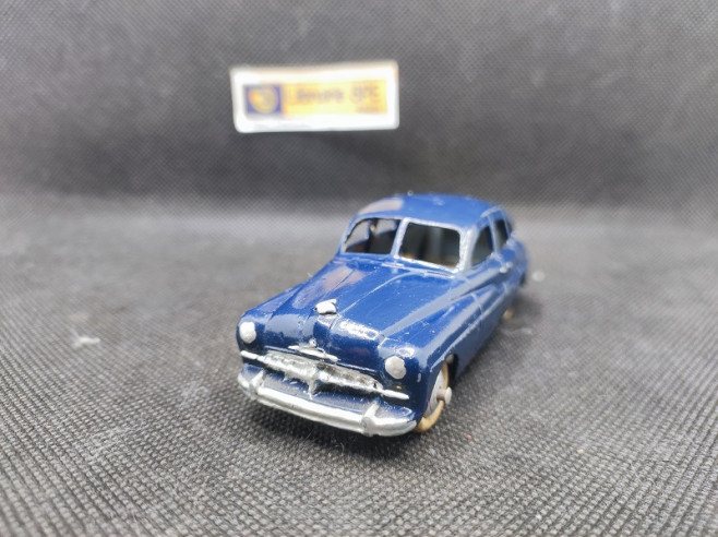 FORD VEDETTE 1954 - DINKY TOYS FR- N° 24X - 1/43 | Ford Vedette de 1954 - 24X |