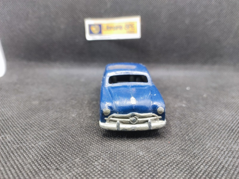 FORD FORDOR SEDAN - DINKY TOYS GB - N° 139A - 1/43 | Ford Fordor Sedan - 139A |