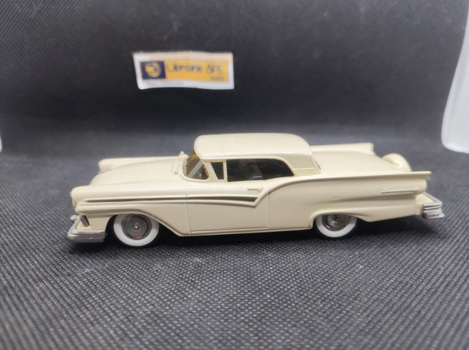 FORD FAIRLANE SKYLINER 1957 - BROOKLIN - N° BRK 35 - 1/43 | Ford Fairlane Skyliner de 1957 - BRK 35 |